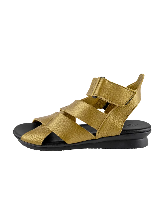 Aurbao sandals